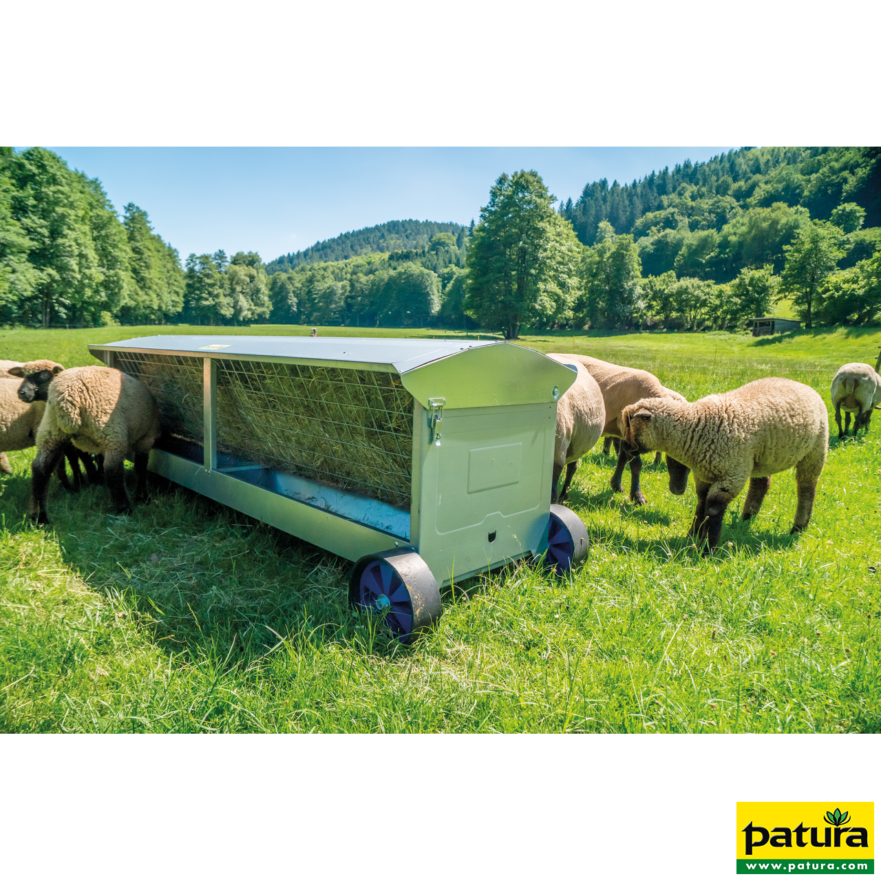 Heuraufe mit Rädern, L=2,45m mit Dach, für Lämmer und Schafe